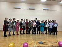Женщин Александров Гая из семей участников СВО поздравили с наступающим праздником