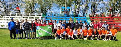 В Александрове Гае прошел муниципальный этап Всероссийских соревнований по футболу