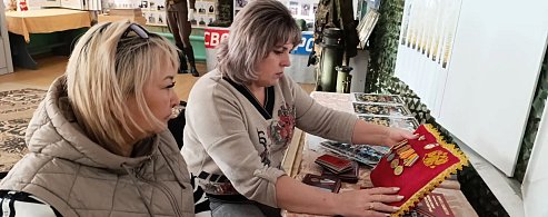 В александровогайском музее увековечивают подвиг Аклбека Дзюкенова
