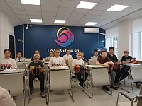 Алгайские музыканты постигают тайны игры на гармони в «Галактике64»