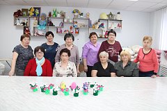 В Александрово-Гайском ЦСОН прошли творческие мастер-классы к Пасхе