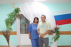 Под знаком ромашки: центр соцобслуживания поздравил семейные пары района