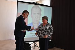 Подвиг, вписанный в сердце: в Александров Гае вручили ордена Мужества семьям погибших героев