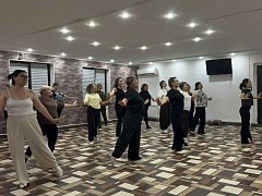 Танцы без возраста: как педагог из Александрова-Гая помогает женщинам обрести крылья