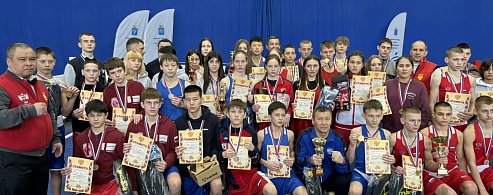 Александрово-Гайские боксеры отличились на состязаниях в Саратовской области