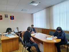 Глава Александрово-Гайского района провел личный прием граждан