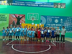 В Александрово-Гайском районе состоялся турнир по баскетболу, посвящённый Дню молодёжи России