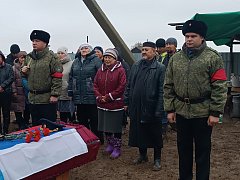 В Александрово - Гайском районе простились с бойцом СВО:  Он ушел из жизни Героем в 29 лет 