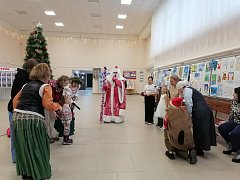 Новогоднее волшебство царит в Александрово-Гайском районе