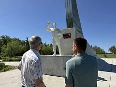 Легендарный космонавт Сергей Крикалёв посетил место приземления Юрия Гагарина