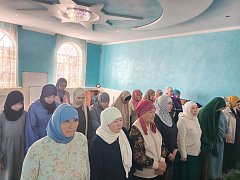 Глава Александрово-Гайского района поздравил мусульман с Курбан-Байрам