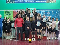 Среди юношей и девушек из Александров Гая состоялось Первенство по волейболу 