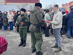 Светлая память герою: Жители Александров Гая проводили Александра Мерло в последний путь