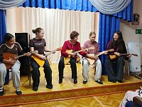 В Александровогайской ДШИ открыли секреты балалайки 