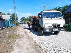 Новая дорога к школе: в Александровом Гае завершается долгожданный ремонт улицы Советской