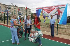 В Александров-Гае открылась универсальная площадка для мини-футбола