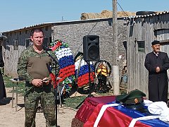 На хуторе Байгужа простились с Айдосом Акбулатовым