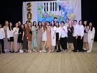 Александрово-Гайская детская школа искусств попрощалась с 27 выпускниками