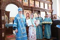 Владыка Феодор разделил радость праздника с александровогайскими православными
