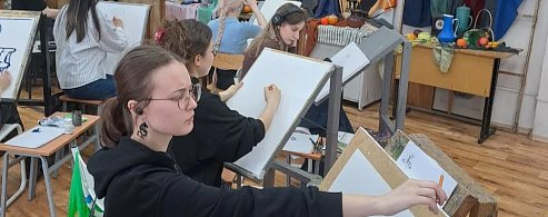 Студентка из Александрово-Гайского района завоевала серебро на региональном этапе Всероссийской олимпиады по живописи