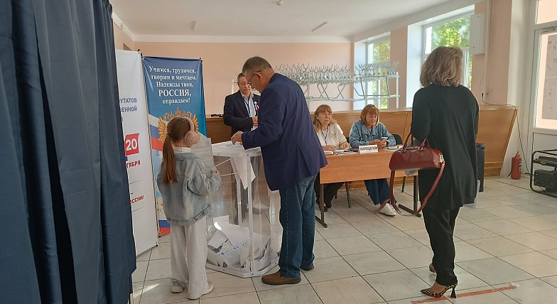 Открыты избирательные участки Александрово-Гайского района 