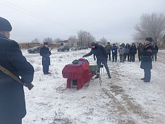 В Александрово - Гайском районе состоялось прощание с погибшим бойцом