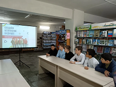 Инспектора ПДН дал важный урок александровогайским школьникам