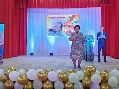В Александрово-Гайском районе поздравили наставников