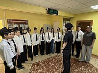 В Александров Гае сотрудник полиции рассказала школьникам о правилах поведения с незнакомыми людьми
