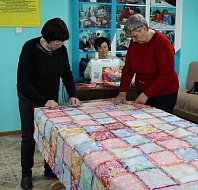 Тепло, которое объединяет поколения: в Александрово-Гайском районе возрождают традиции лоскутного шитья