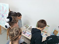 Калейдоскоп предпраздничных дней в Александров Гае:дети и взрослые отмечают День народного единства 