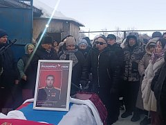 В Александров Гае простились с Денисом Булановым: «Запомните его героем!»