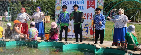Александровогайцы отпраздновали Единый день фольклора