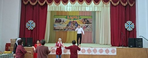 В Александрово-Гайском районе отмечают Наурыз: традиции, веселье и поддержка земляков