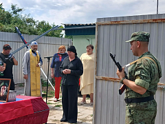Долг чести: в Александровом Гае простились с добровольцем Николаем Федюниным