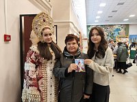 Калейдоскоп предпраздничных дней в Александров Гае:дети и взрослые отмечают День народного единства 