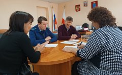 Глава Александрово - Гайского района провёл приём по личным вопросам для семей мобилизованных