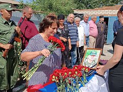 Траурный митинг почтил память героя в Александров Гае