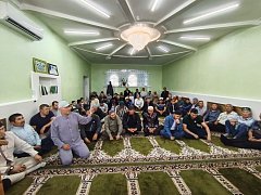 Глава Александрово-Гайского района поздравил мусульман с Курбан-Байрам