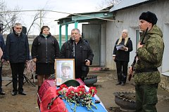 В Александров Гае простились с участником СВО Александром Шеповаловым