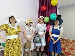 Весёлый праздник для прекрасных дам провели в Александрово-Гайском лицее