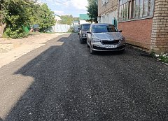В Александров Гае двор благоустроен усилиями активистов и жителей