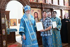 Владыка Феодор разделил радость праздника с александровогайскими православными