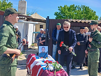 В Александровом Гае простились с гвардии старшим лейтенантом Байжаном Ермукановым