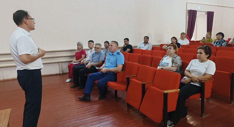 В Александров Гае обсудили меры поддержки участников специальной военной операции и их семей 