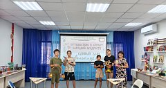 Александрово Гайская детская библиотека превратилась в «избу сказок»