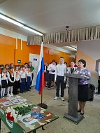В школе Александров Гая открыли «Парту героя»