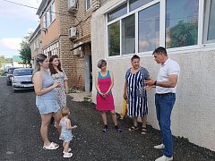 В Александров Гае двор благоустроен усилиями активистов и жителей