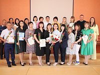Социальные работники Александрово-Гайского района принимают поздравления