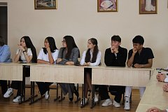 Молодежь Александрово-Гайского района обсудила перспективы развития с представителями власти